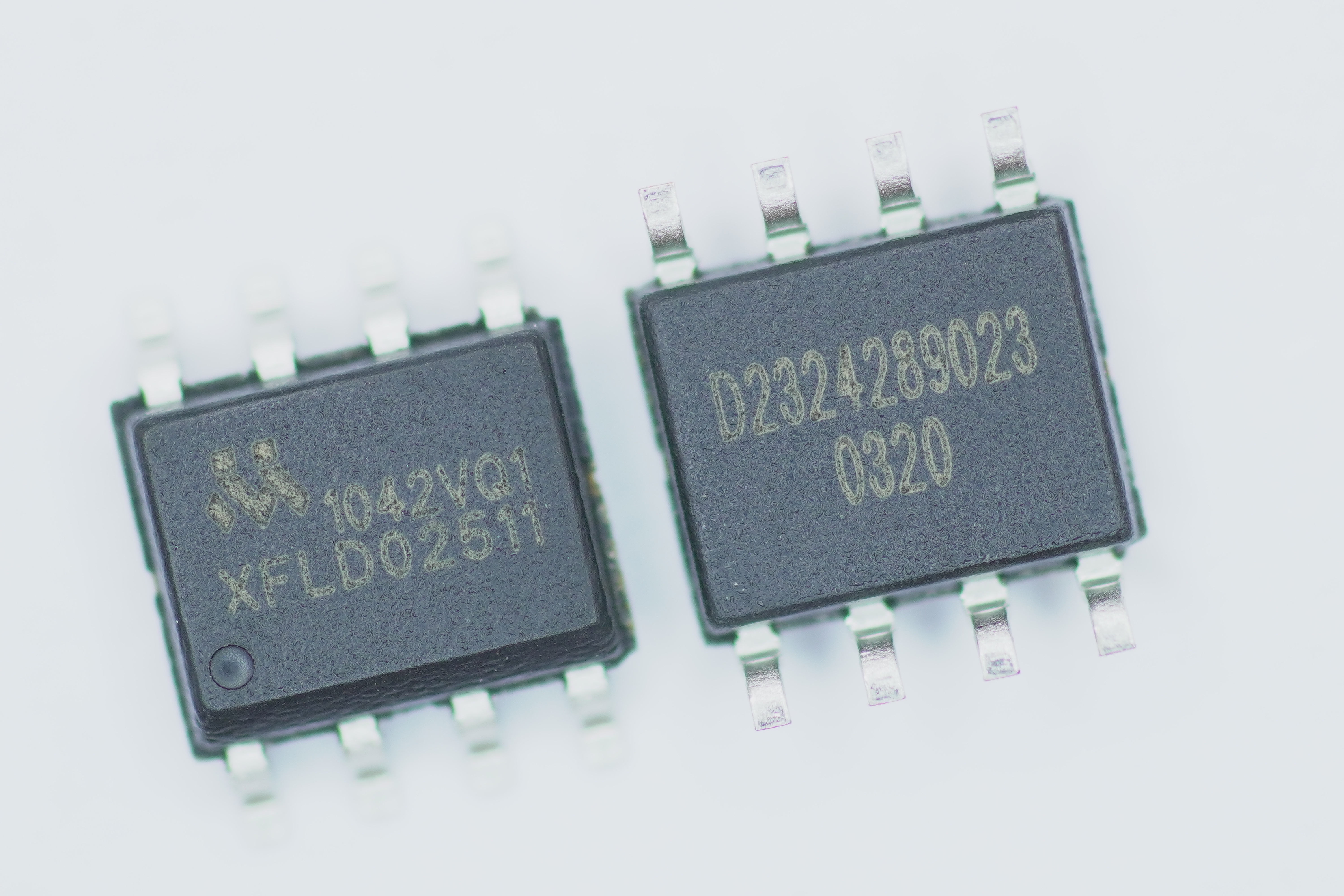 MCAN1042-Q1